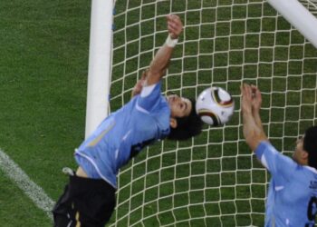 Suarez refuses to apologise to Ghana for handball in 2010 World Cup
