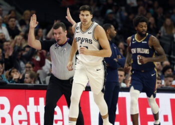 Preview: San Antonio Spurs hoping to continue resurgence against Miami Heat