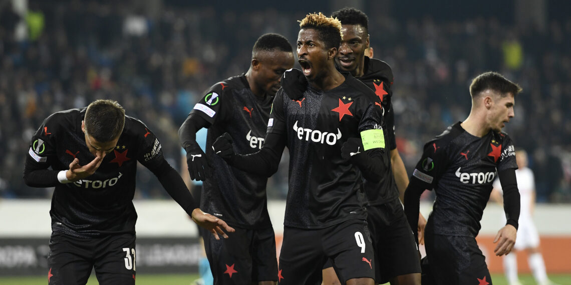 Super Eagles striker Olayinka agrees move to Red Star Belgrade