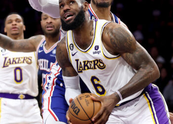 James becomes second all-time leading scorer in NBA