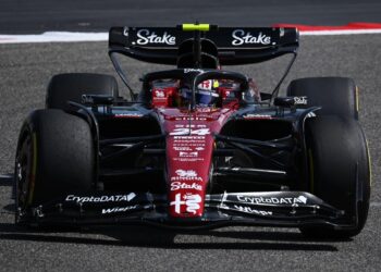 F1: Alfa Romeo’s Zhou fastest on day two as Mercedes hits trouble
