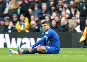 Chelsea defender Silva set for spell on sidelines