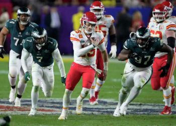 Super Bowl 2023: Kansas City Chiefs defeat Philadelphia Eagles in comeback thriller