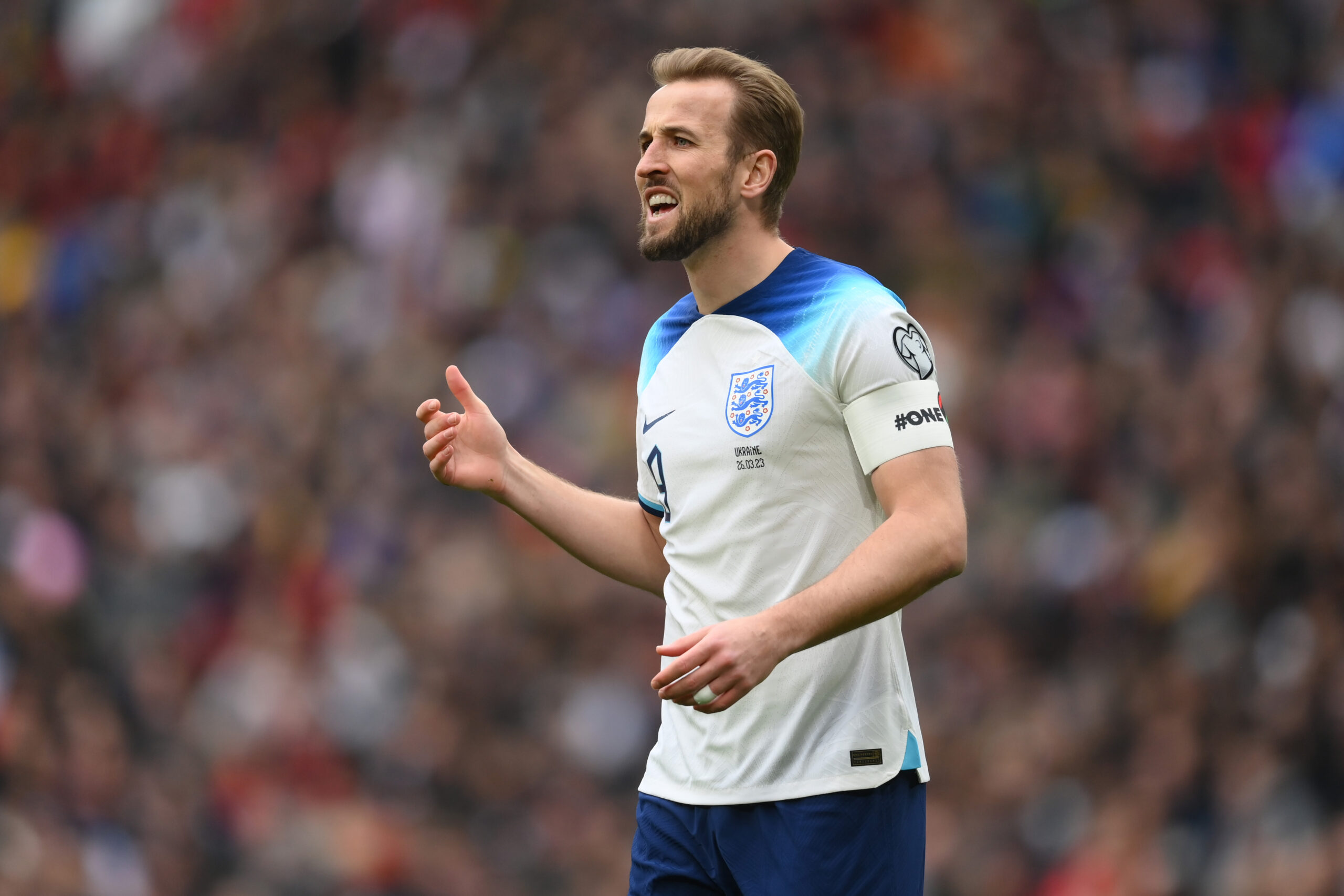Kane reveals goals target for England