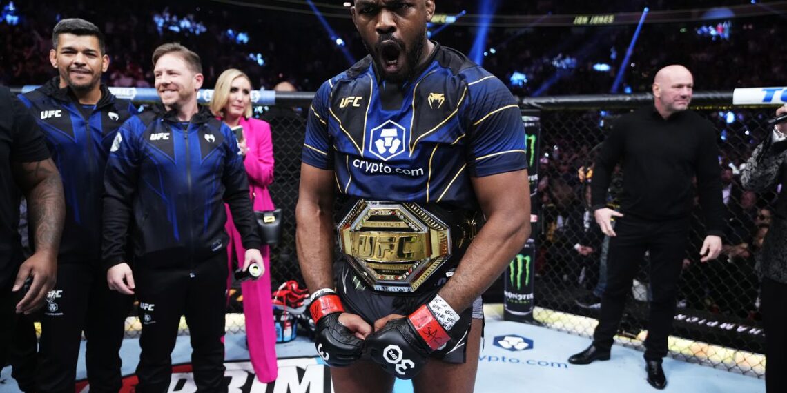 UFC: Jones overcomes Gane in heavyweight title bout
