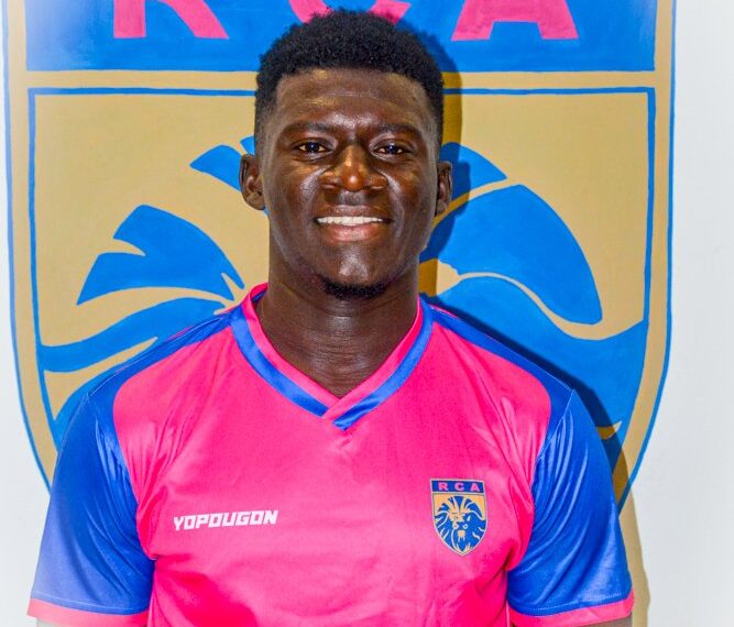 Moustapha Sylla: Ivory Coast defender dies during Ligue 1 match