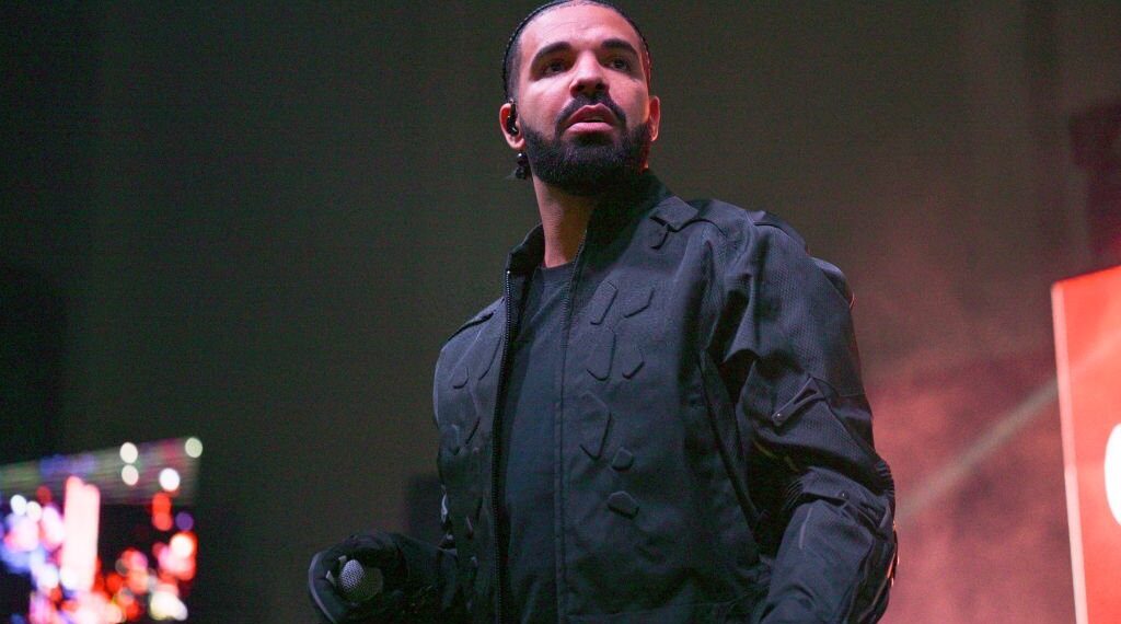 UFC: Drake wins bet on Israel Adesanya