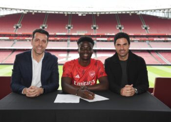 Bukayo Saka extends Arsenal contract until 2027