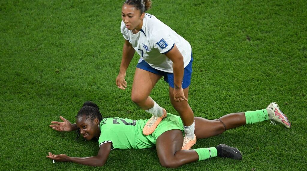 Women’s World Cup: Lauren James offers Alozie apology
