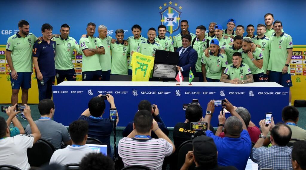 Joyful Neymar left speechless after surpassing Pele’s record