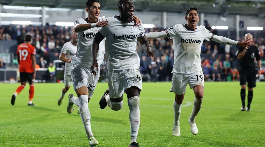 Premier League: Zouma’s header sends West Ham top of table