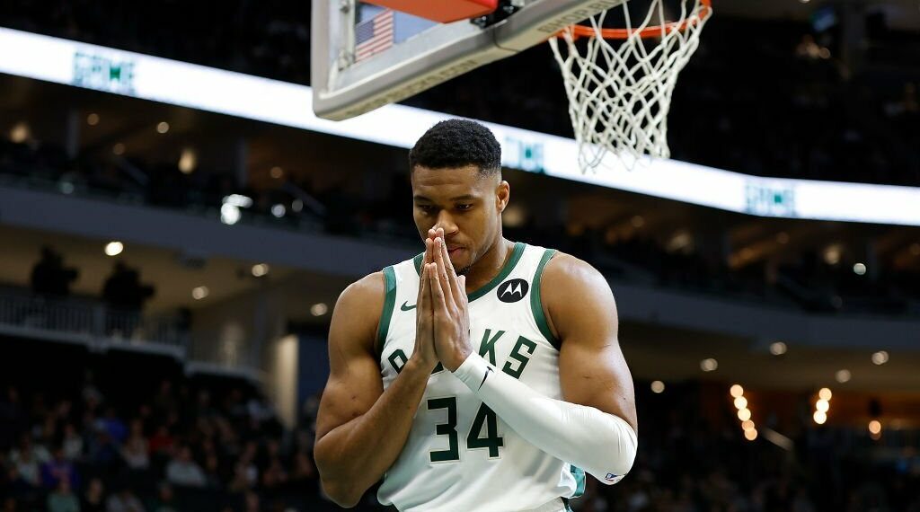 NBA: Bucks star Giannis drops cryptic message amid contract extension reports