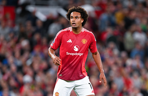 Zirkzee apologises to his Nigerian mother after scoring on Man United debut