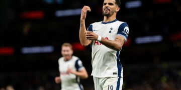 Solanke scores back-to-back as 10-man Tottenham defeat Qarabag in Europa League