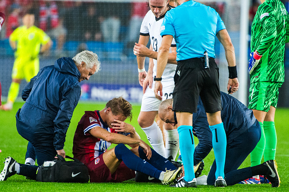 Martin Odegaard: Arsenal midfielder set to be out for at least three weeks