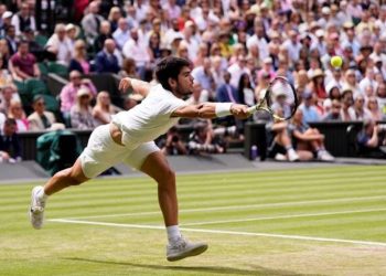 Wimbledon to replace line judges with electronic system