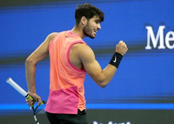 China Open: Carlos Alcaraz blitz past Daniil Medvedev in straight sets to reach final