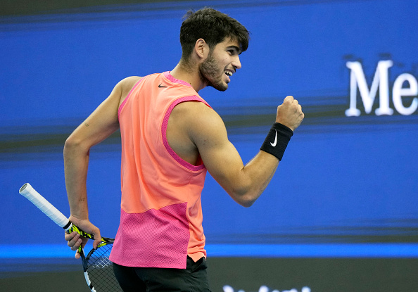 China Open: Carlos Alcaraz blitz past Daniil Medvedev in straight sets to reach final