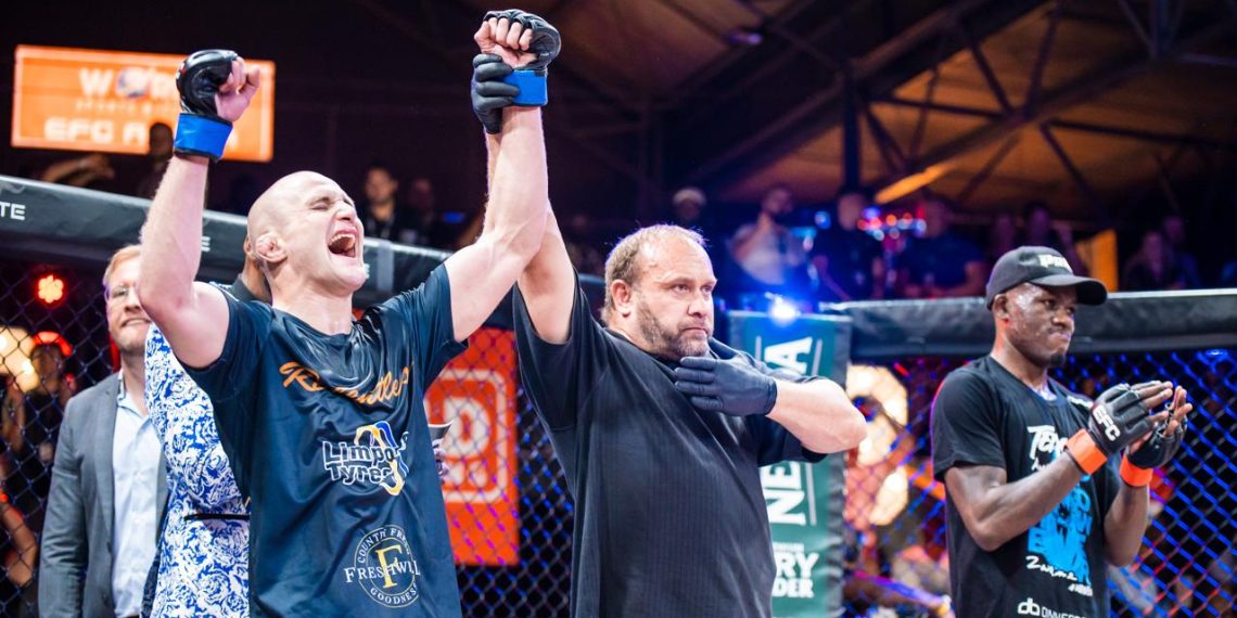 EFC 118: Roets overcomes Zwane in nail-biting fight