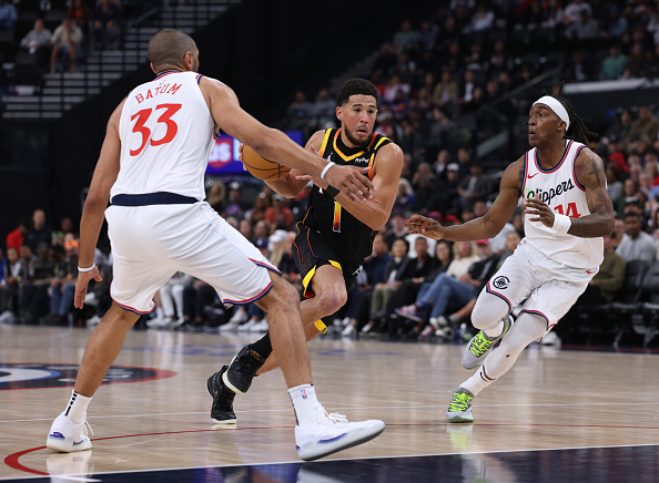 NBA Roundup: Suns edge Clippers; Bucks lose fourth straight as Spurs beat Jazz