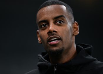 Newcastle legend Shearer cautions against Isak sale
