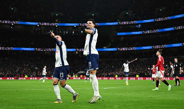 EFL Cup: Solanke scores twice as Tottenham edge Man Utd in bizarre seven-goal thriller