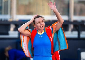 Simona Halep receives Australian Open qualifying wildcard