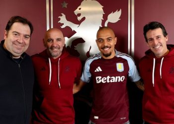 Donyell Malen: Aston Villa sign Dutch forward from Borussia Dortmund