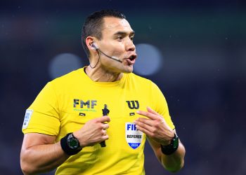 Mexican referee gets six months ban for Messi’s autograph request