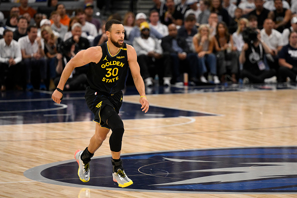NBA: Warriors’ Stephen Curry out at least a week with hamstring strain