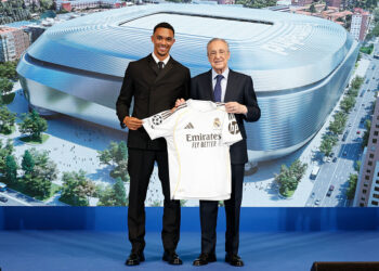 Alexander-Arnold unveiled as Real Madrid player, dazzles crowd with fluent Spanish