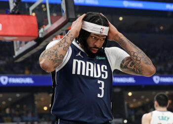NBA: Mavericks’ Anthony Davis undergoes surgery to fix detached retina