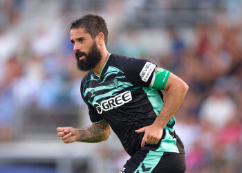 Isco suffers fractured tibia in Real Betis pre-season game