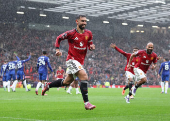 PL: Fernandes nets 100th goal as Man Utd edge Chelsea in drama-filled clash