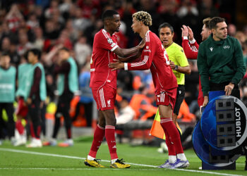 Strand Larsen signs contract extension with Wolves until 2030