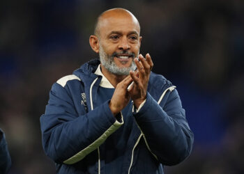 Espirito Santo’s West Ham reign starts with draw at Everton