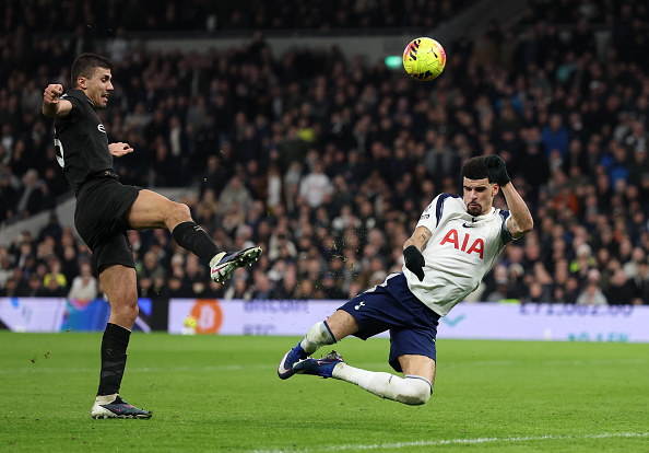 Solanke nets brace as Tottenham come back to draw Man City at home